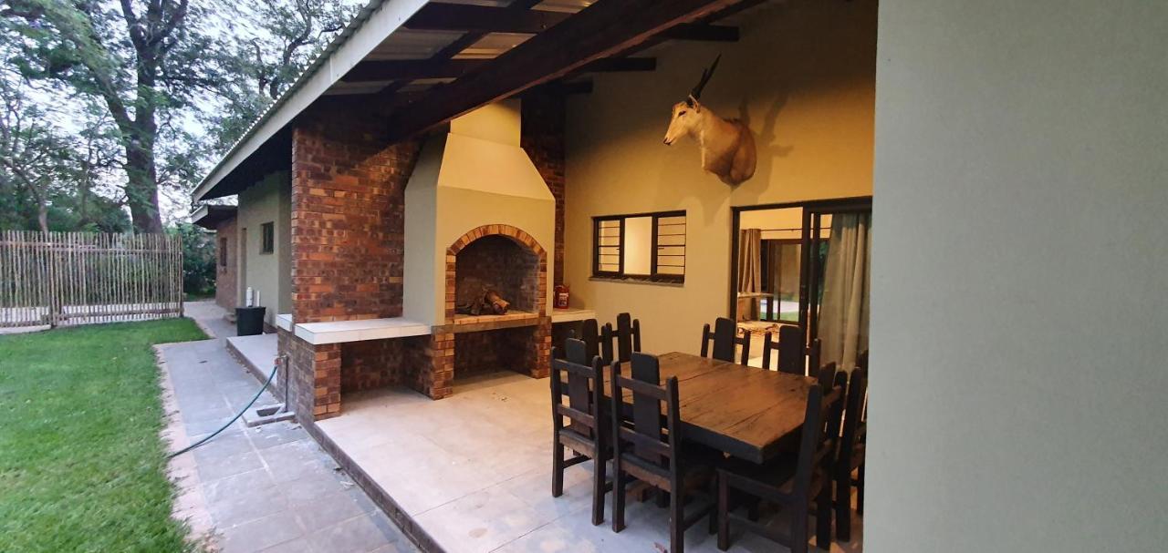 Honeybird Self Catering Accommodation フルフルウェ エクステリア 写真
