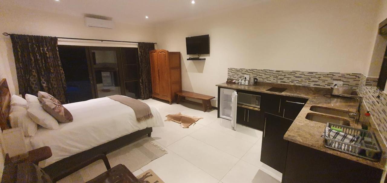 Honeybird Self Catering Accommodation フルフルウェ エクステリア 写真